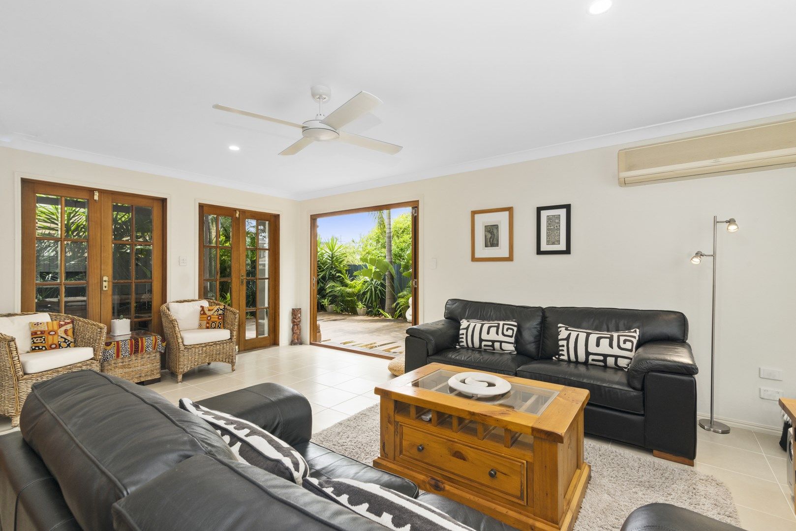 2/63 Laguna Avenue, Palm Beach QLD 4221, Image 1