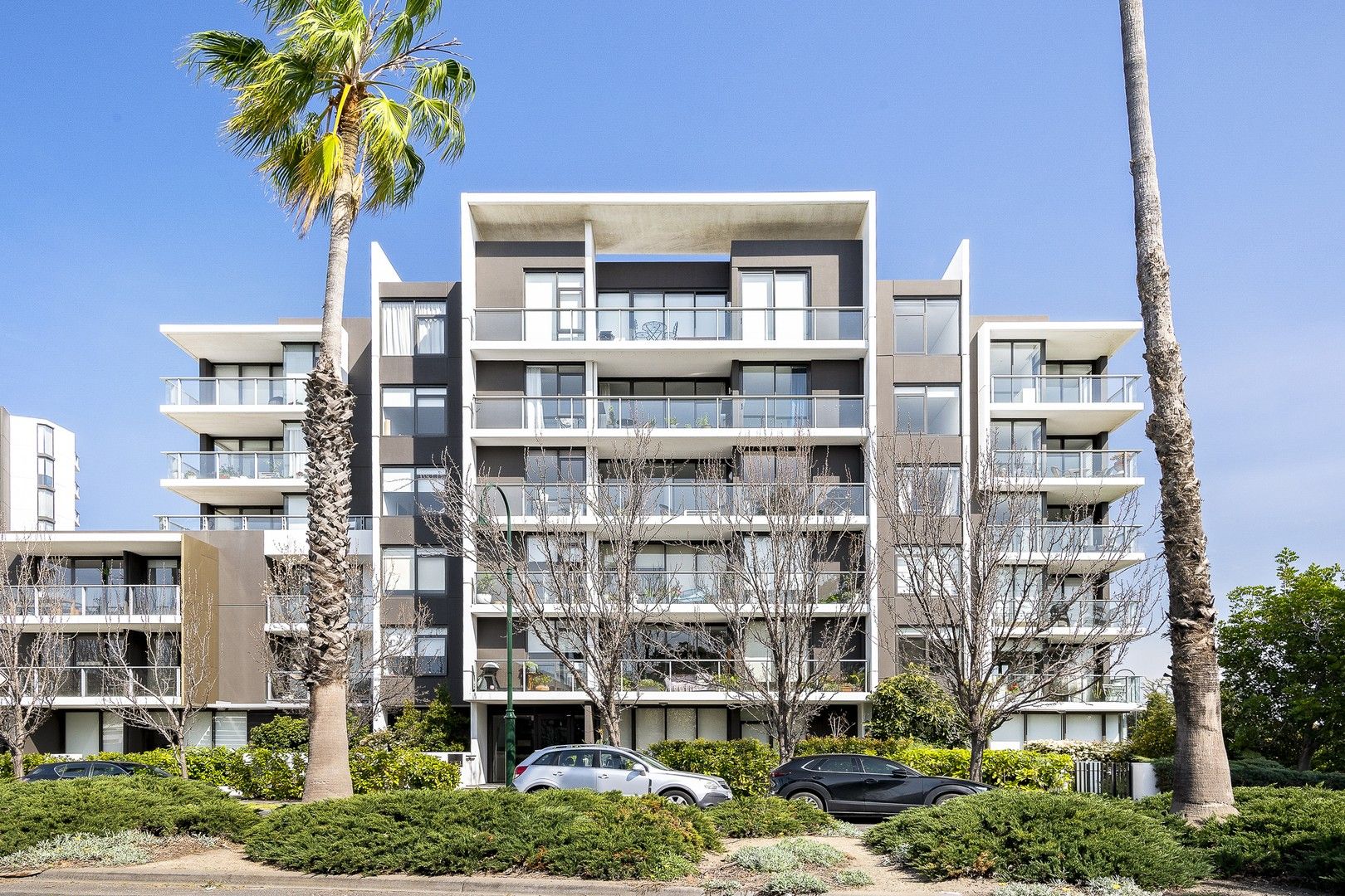 2 bedrooms Apartment / Unit / Flat in 401/159 Beach Street PORT MELBOURNE VIC, 3207