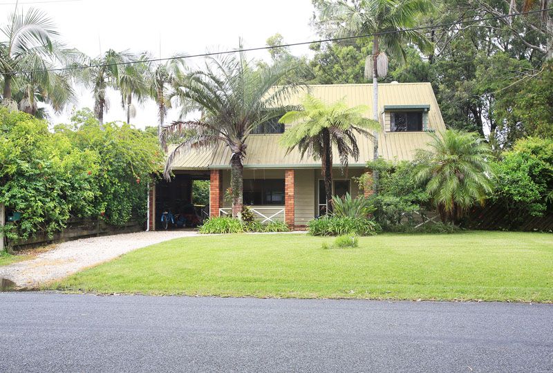 18 Beacon Crescent, EMERALD BEACH NSW 2456, Image 0