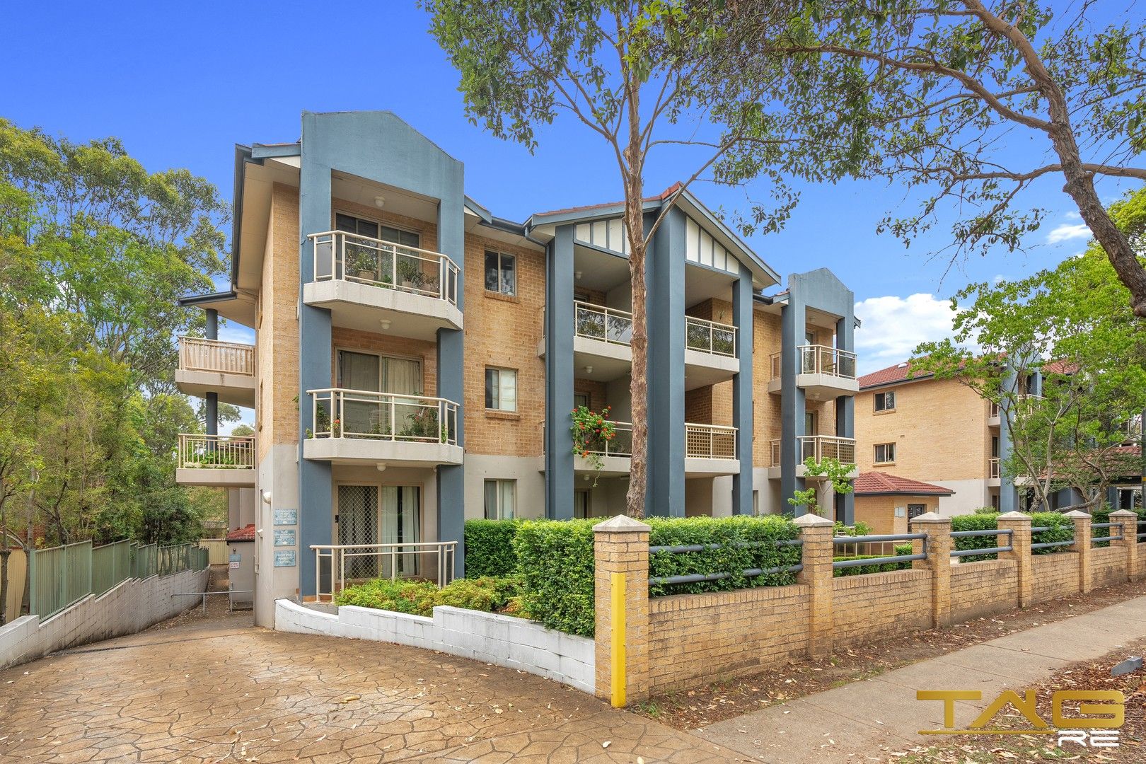 2 bedrooms Apartment / Unit / Flat in 11/30-36 Memorial Avenue MERRYLANDS NSW, 2160