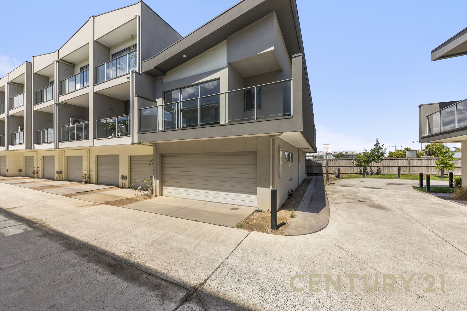 28 Topal Drive, Officer VIC 3809, Image 1