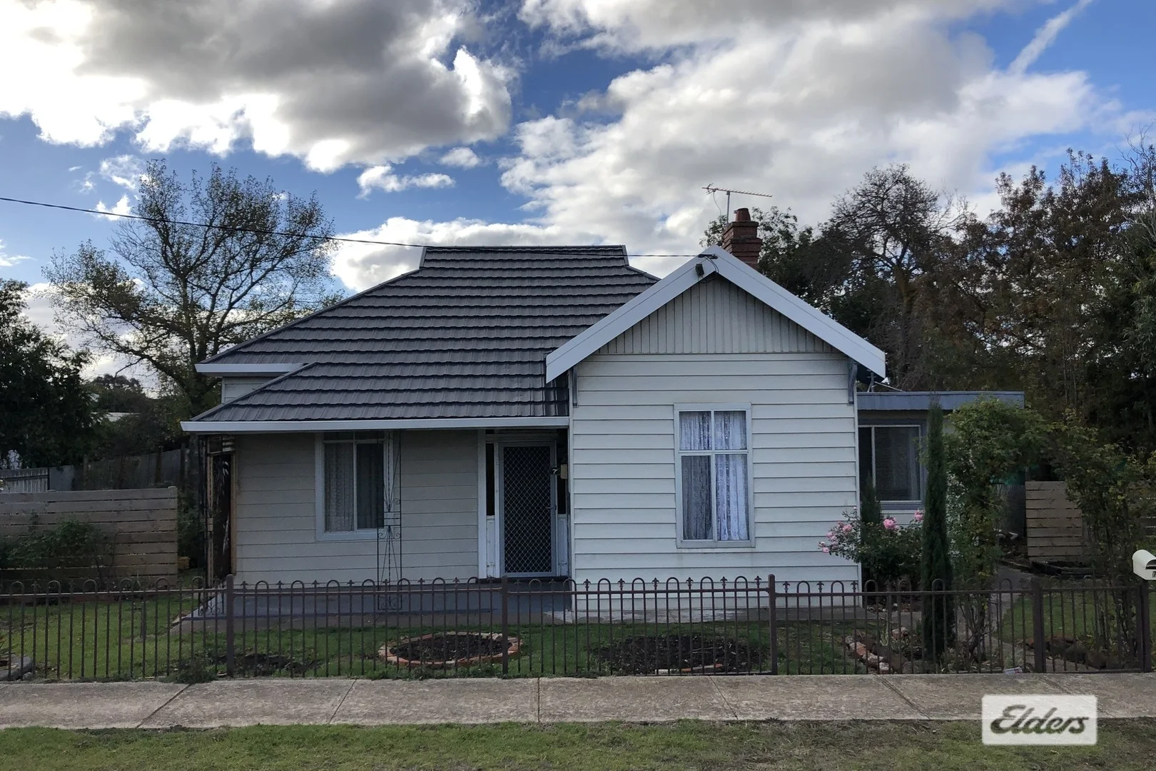 Primary image of 7 Currajong Avenue, Ararat VIC 3377