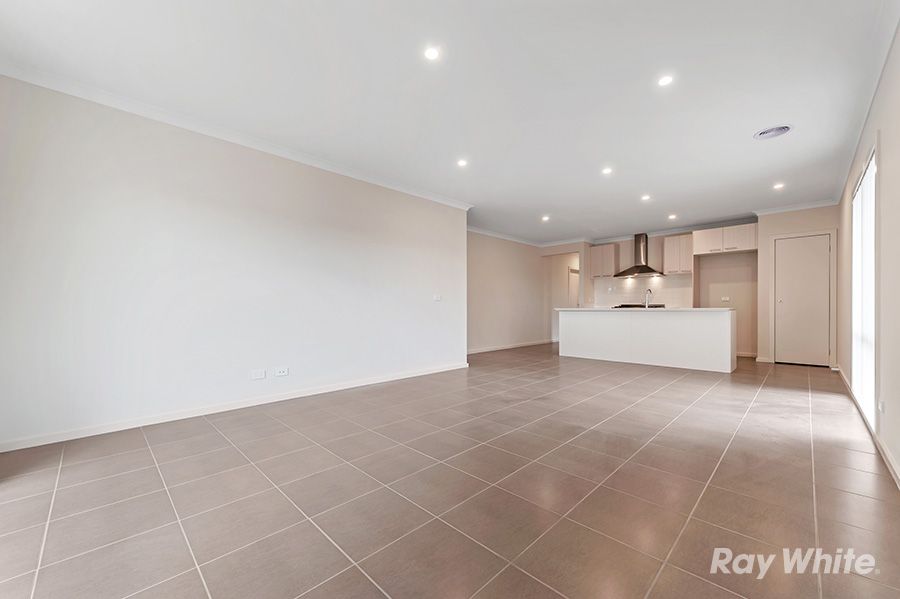 8 Arbourton Avenue, Rockbank VIC 3335, Image 1