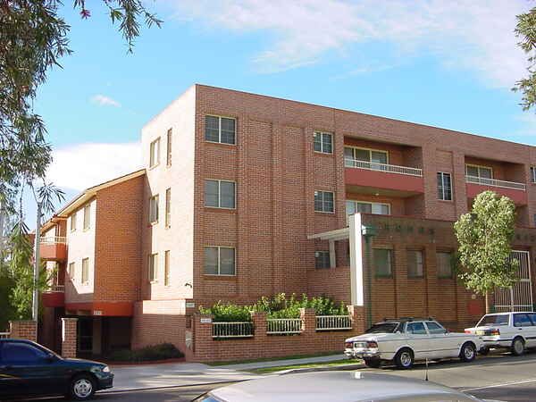 2 bedrooms Apartment / Unit / Flat in 7/211-215 Dunmore Street WENTWORTHVILLE NSW, 2145