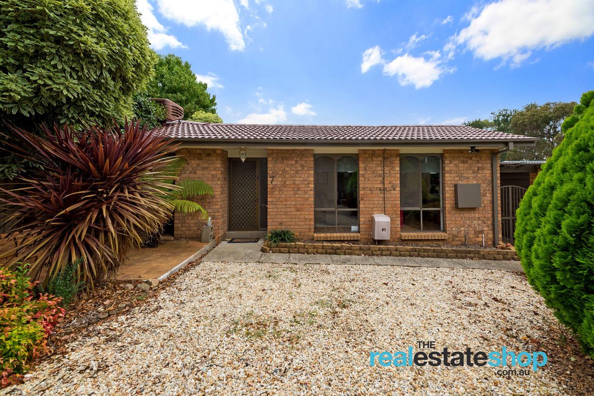 7 Kitson Place, Florey ACT 2615, Image 2