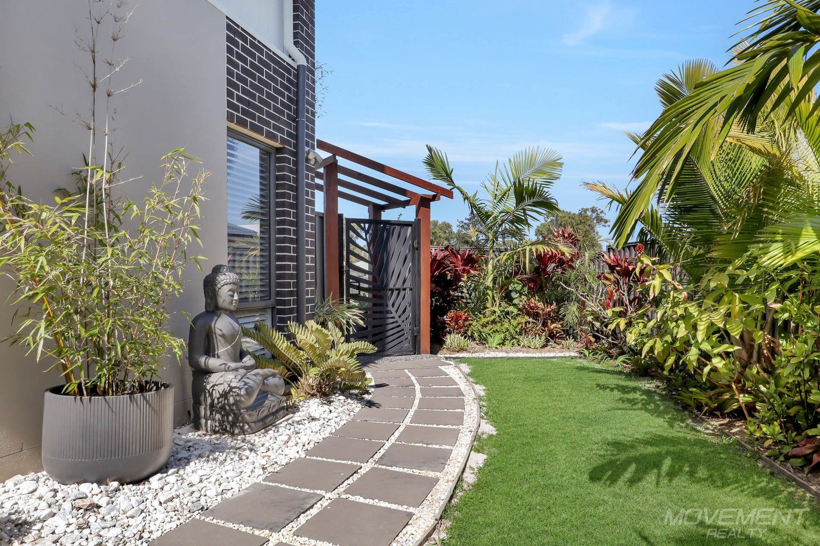 4 bedrooms House in 7 Gwyn Court BEACHMERE QLD, 4510