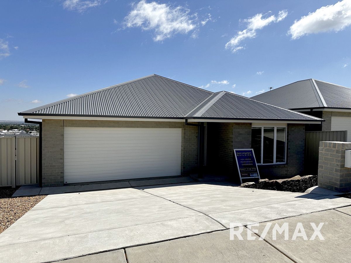3 bedrooms Villa in 2B Wke Drive LLOYD NSW, 2650