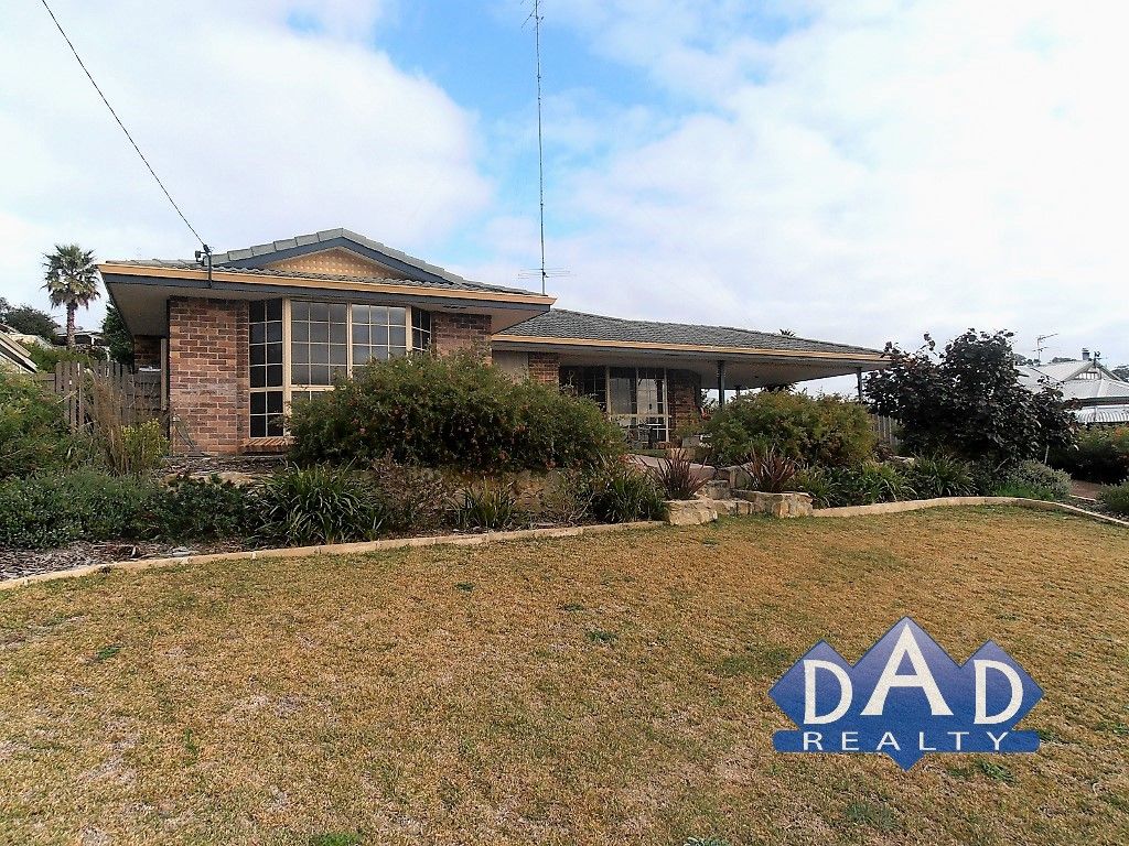 4 bedrooms House in 64 Wakefield Crescent AUSTRALIND WA, 6233
