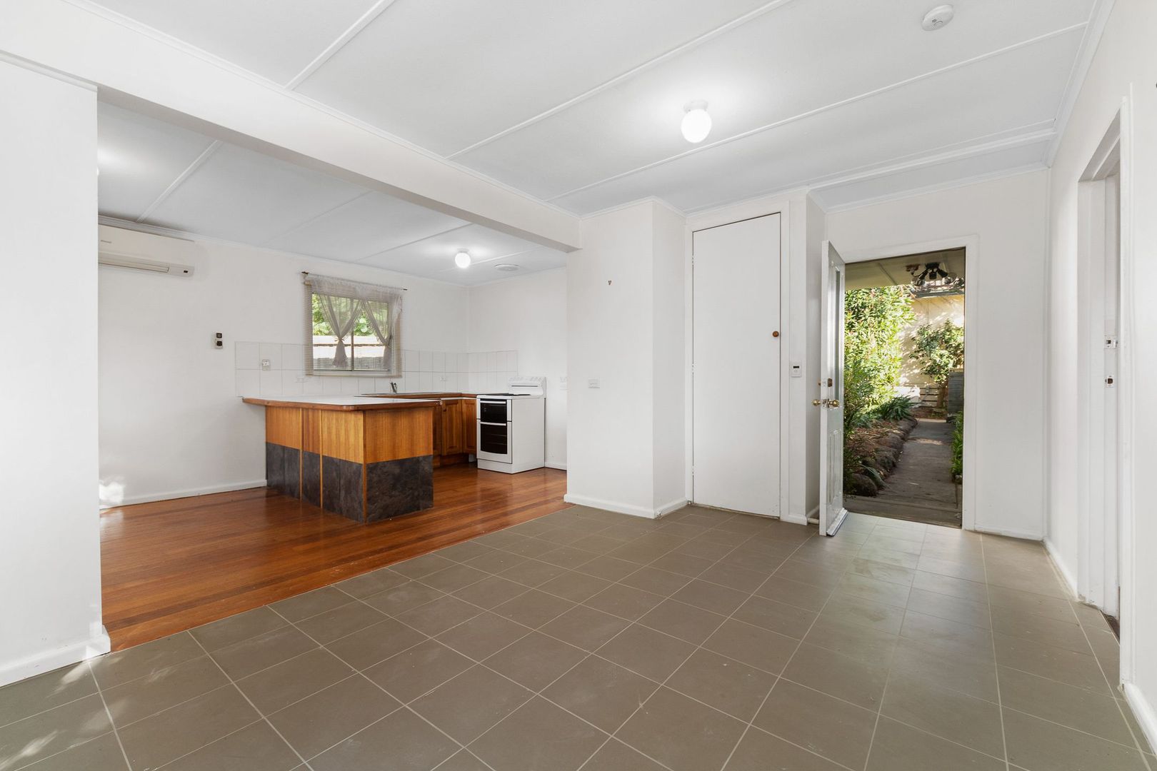 21A Bayview Road, Mornington VIC 3931 Apartment For Rent Domain