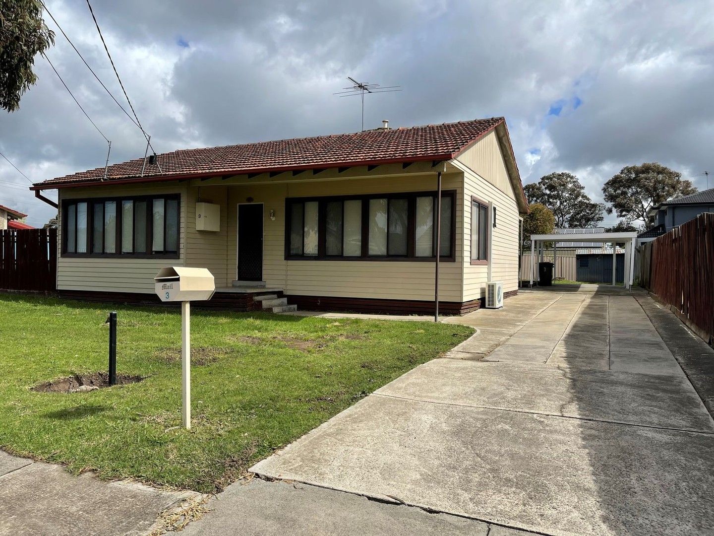 3 bedrooms House in 3 Antwerp Street DALLAS VIC, 3047