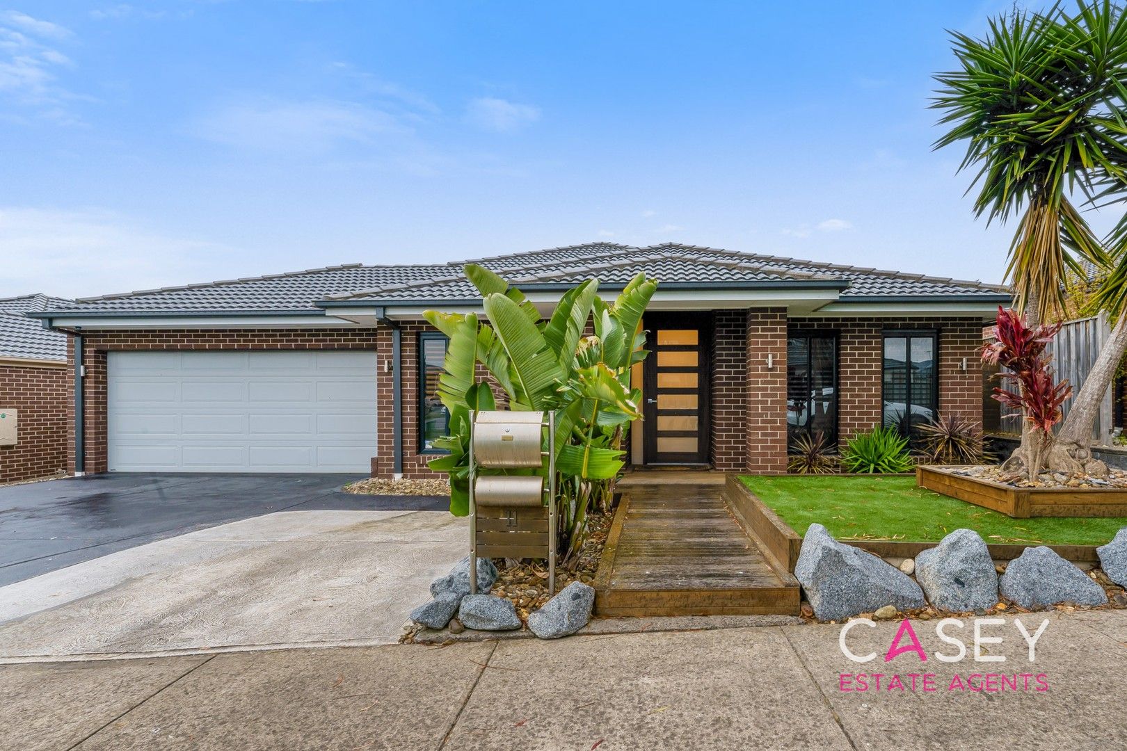 4 bedrooms House in 11 Charlbury Crescent CRANBOURNE NORTH VIC, 3977