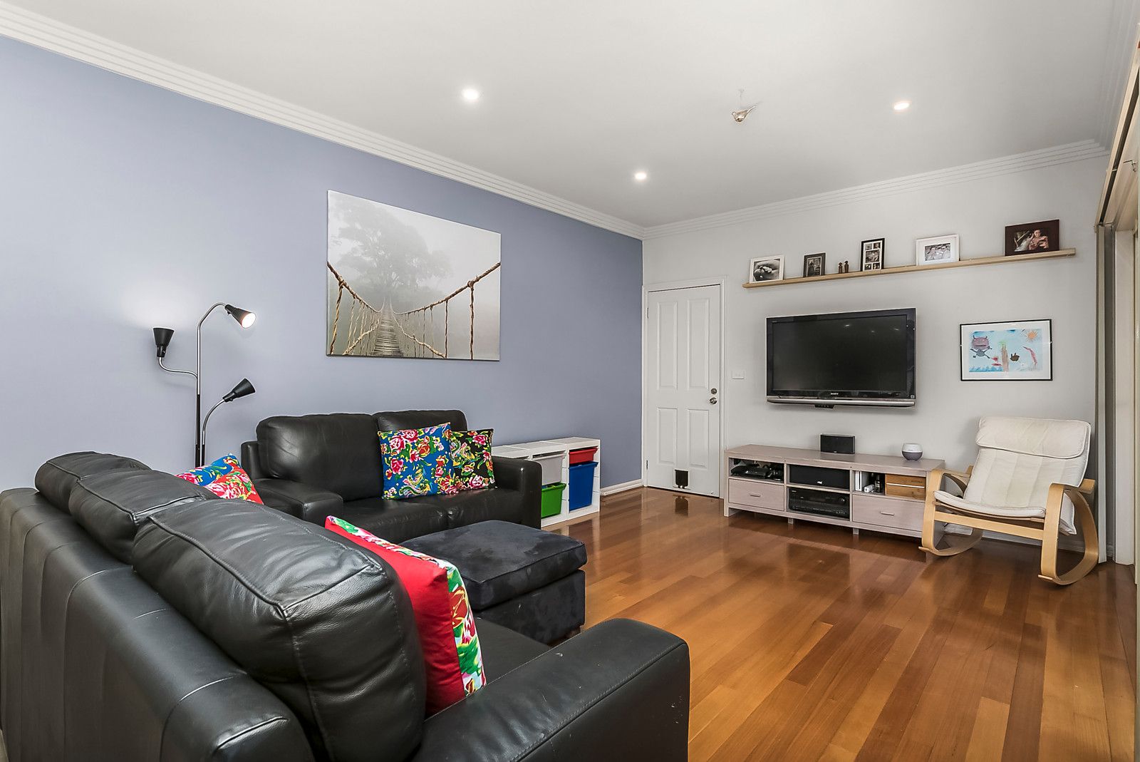 3/12 Laurence Avenue, Airport West VIC 3042, Image 2