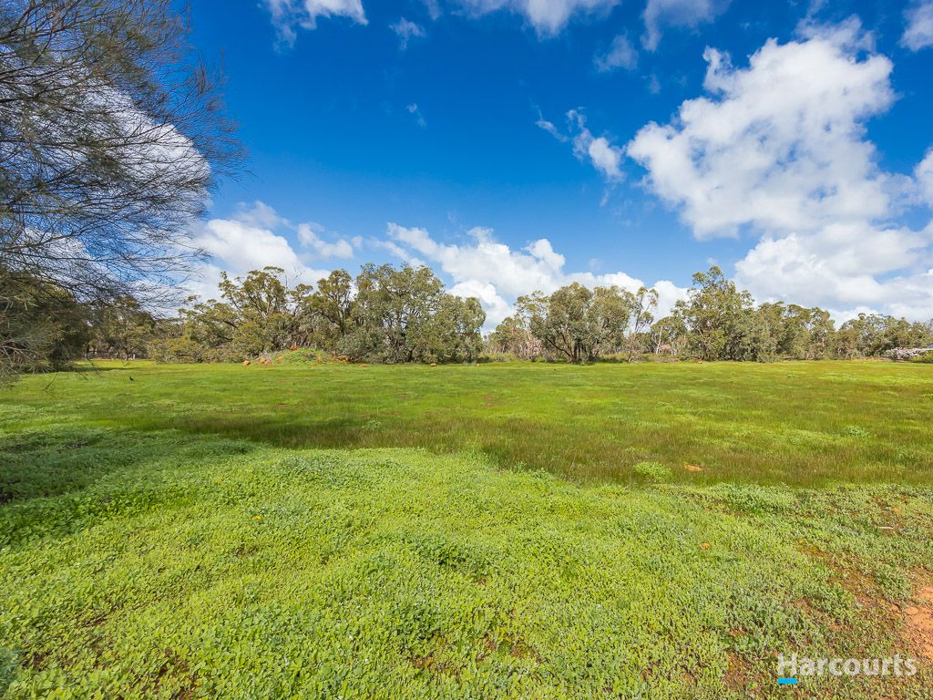 154 Chardonnay Dr, Lower Chittering WA 6084, Image 2