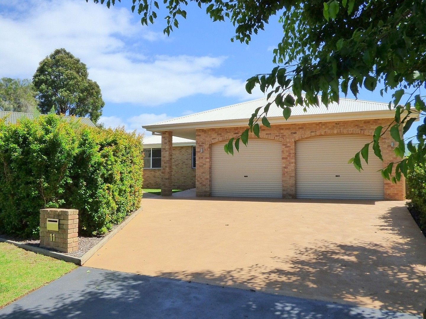 3 bedrooms House in 11 Hollydale Pl EDEN NSW, 2551