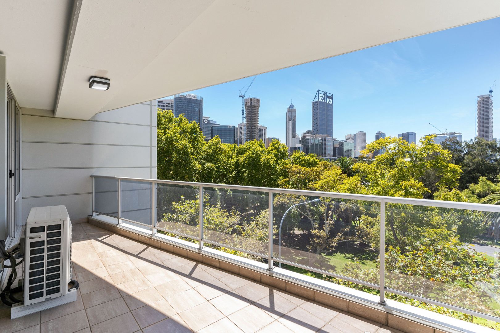 24/134 Mounts Bay Road, Perth WA 6000, Image 2