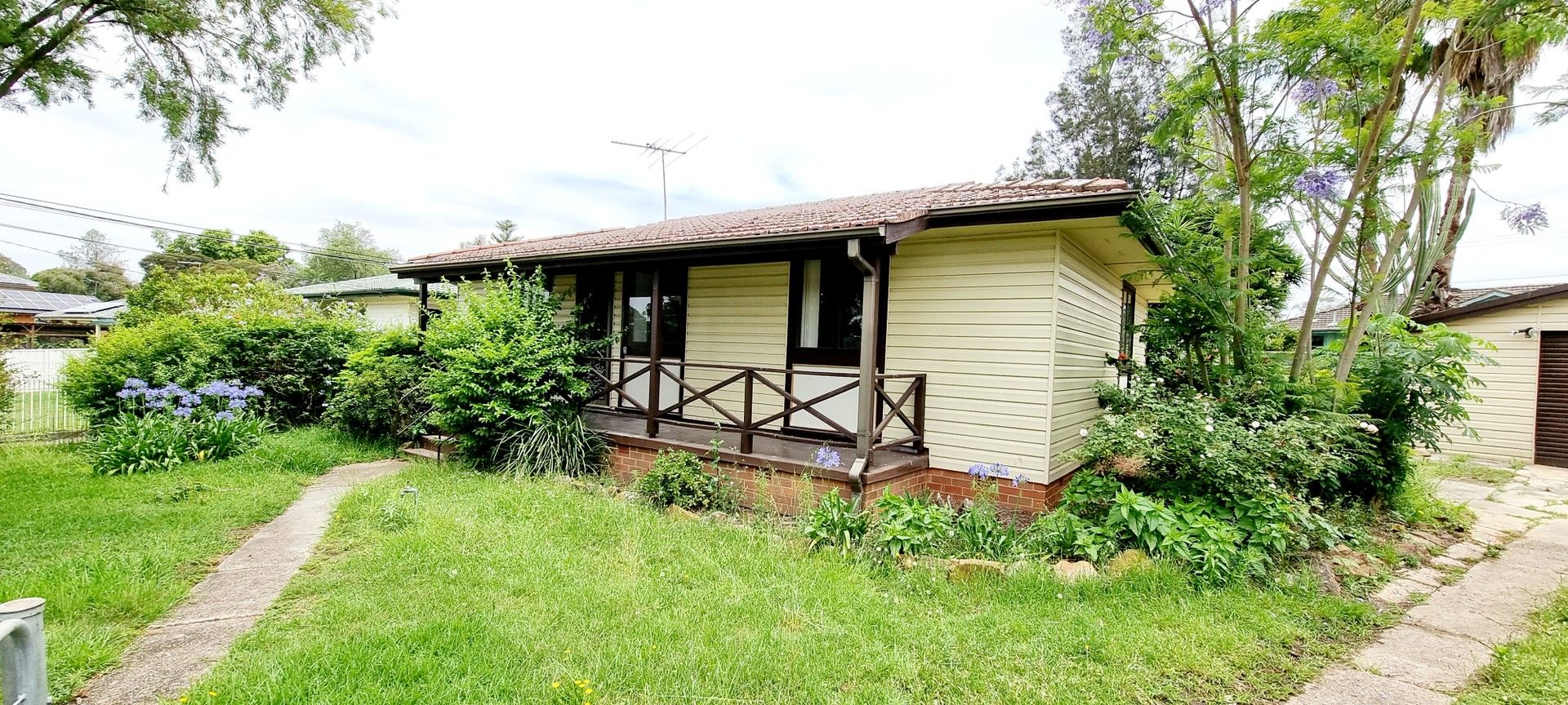 3 bedrooms House in 24 MARIANA CRESCENT, LETHBRIDGE PARK NSW, 2770