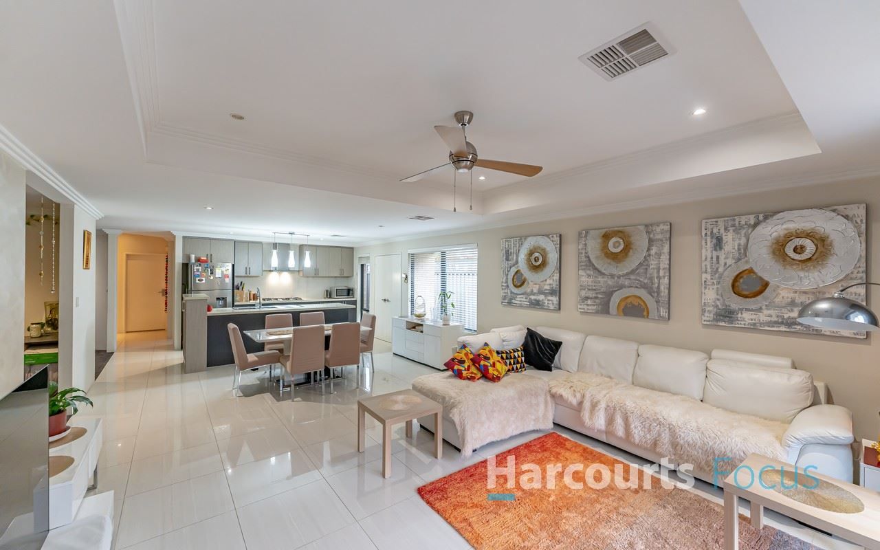 82 Barnevelder Bend, Southern River WA 6110, Image 0