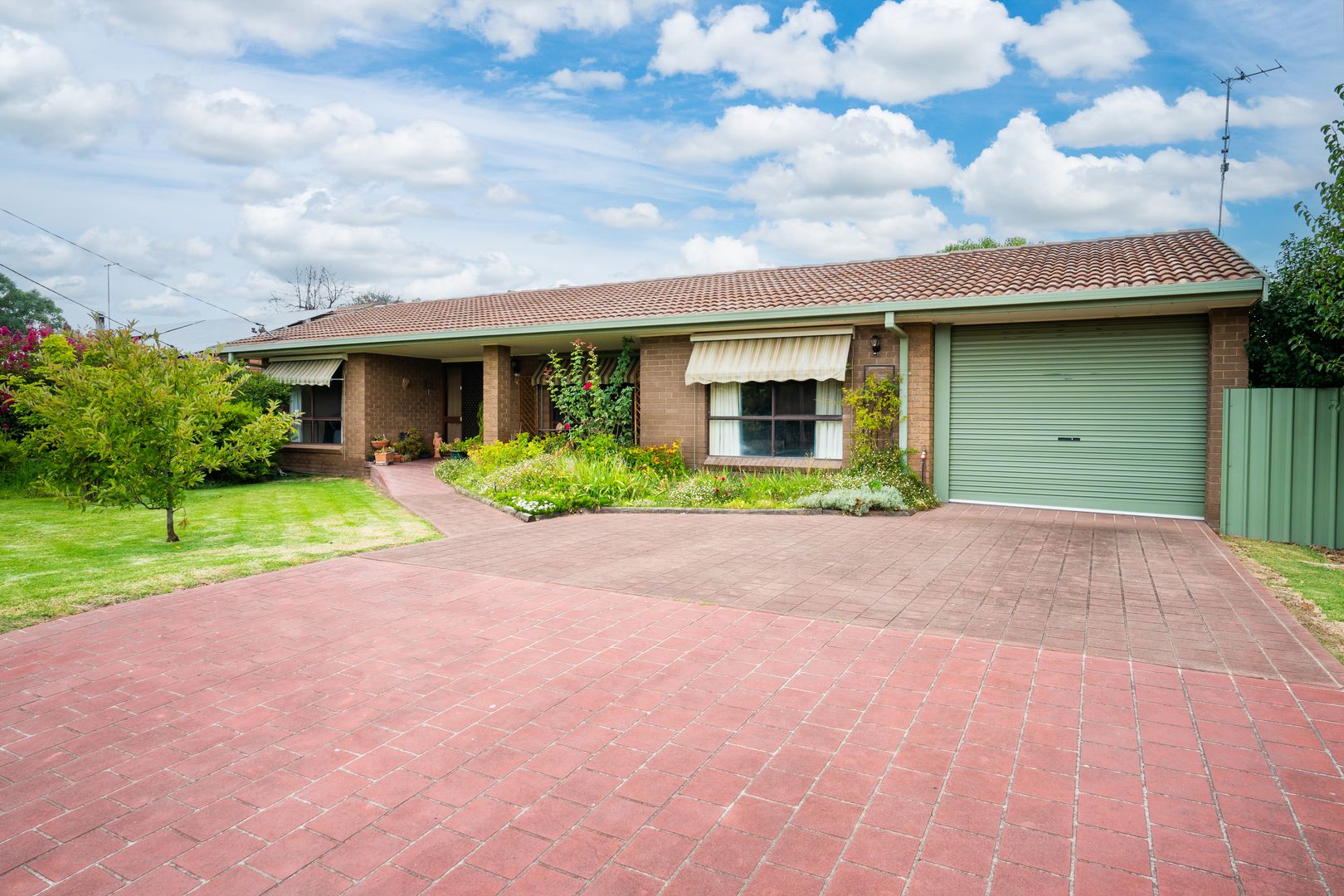 42 Vine Street, Holbrook NSW 2644, Image 2