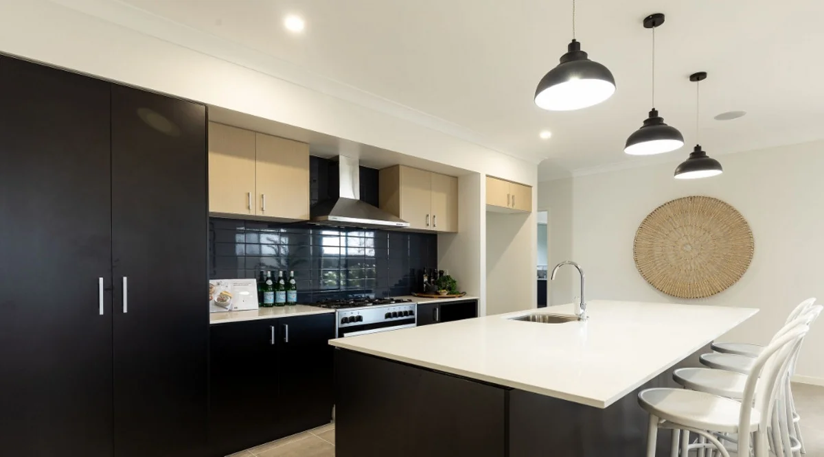 Additional image 8 of 7 Vale Avenue, Arundel QLD 4214