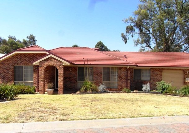 15 The Grove , Thurgoona NSW 2640