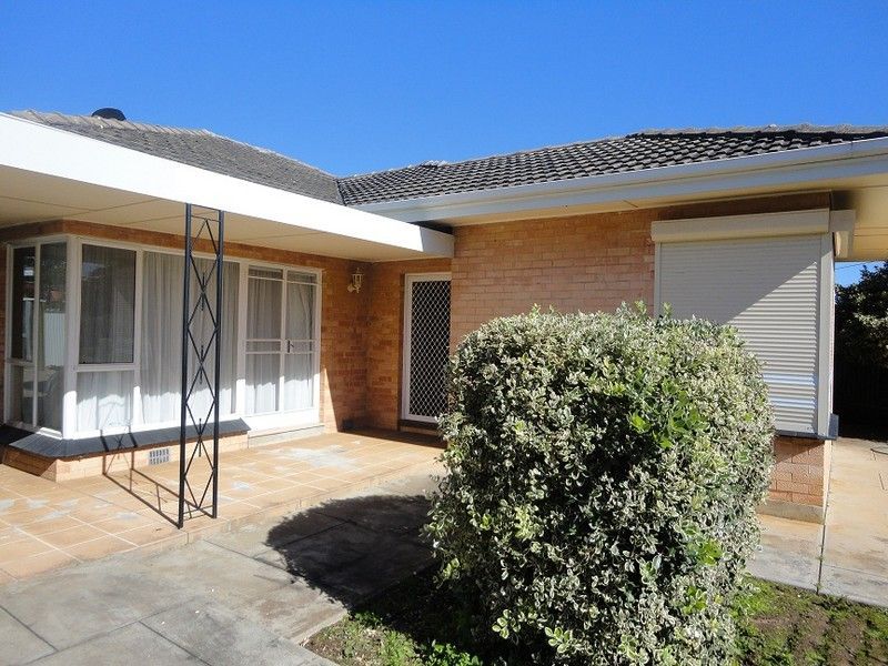 3 bedrooms House in 27 Walker Avenue PARADISE SA, 5075