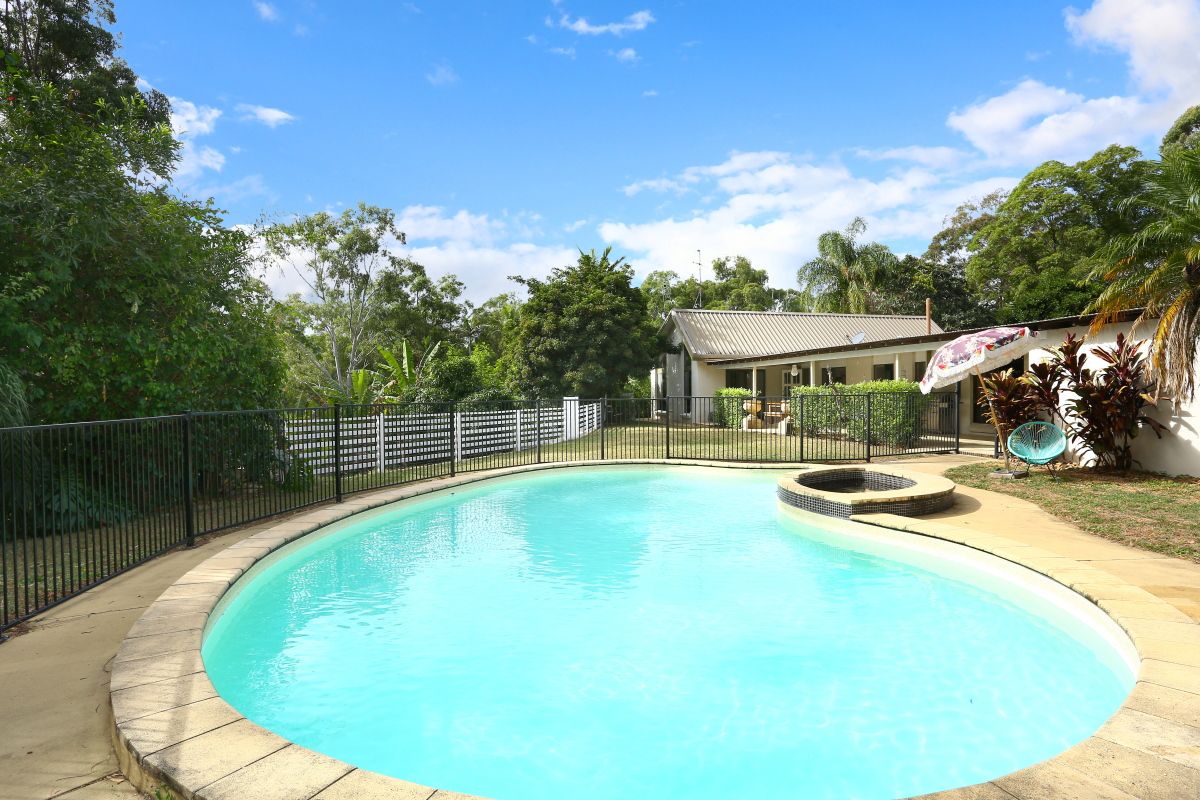 33 Castle Hill Drive, Gaven QLD 4211, Image 1