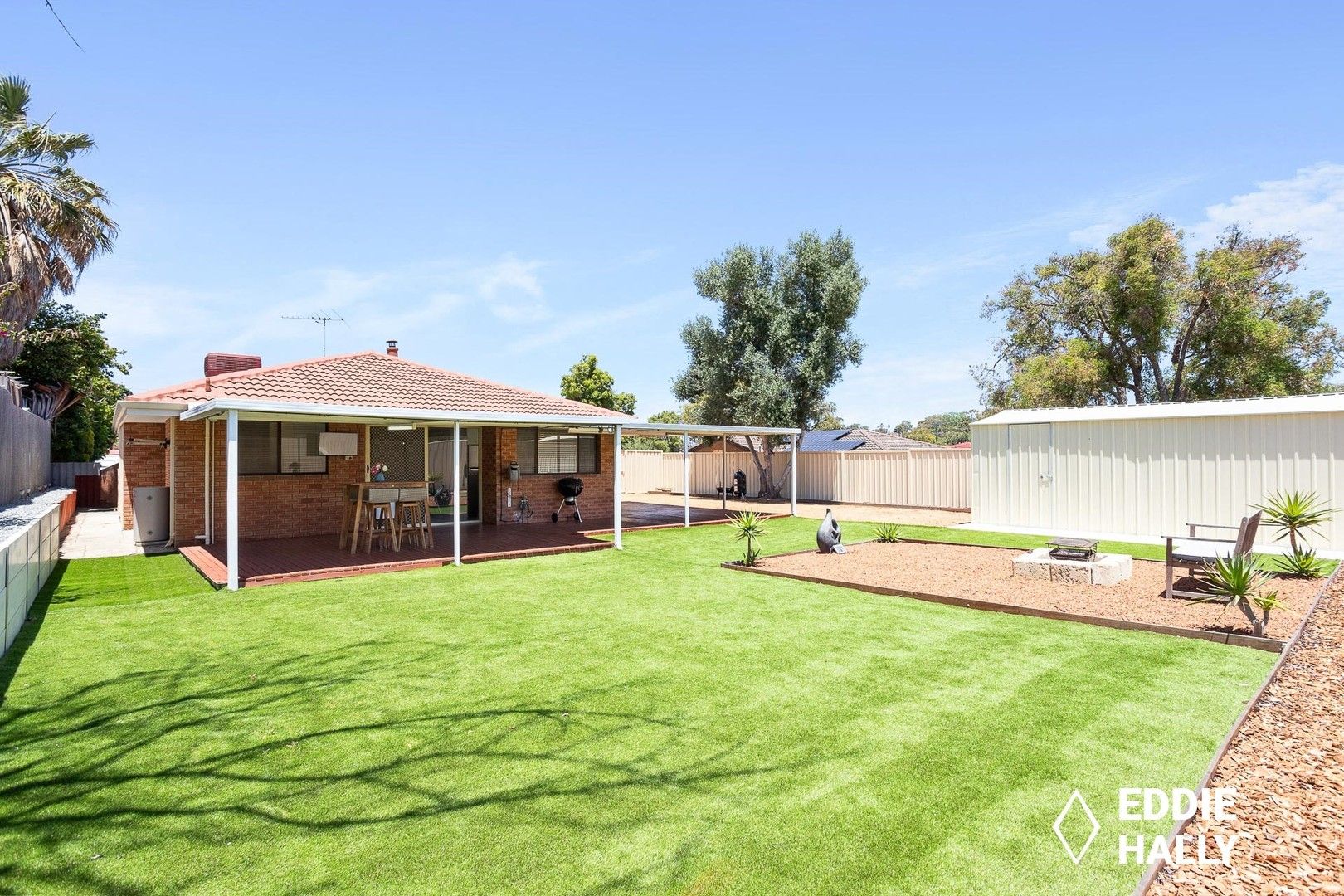 3 bedrooms House in 39 Dotterel Way YANGEBUP WA, 6164