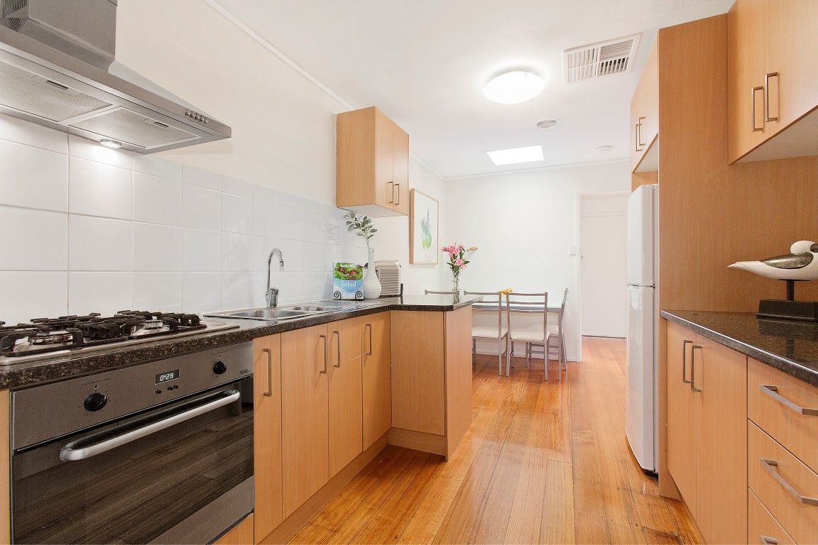 1/5 Risdon Drive, NOTTING HILL VIC 3168, Image 2