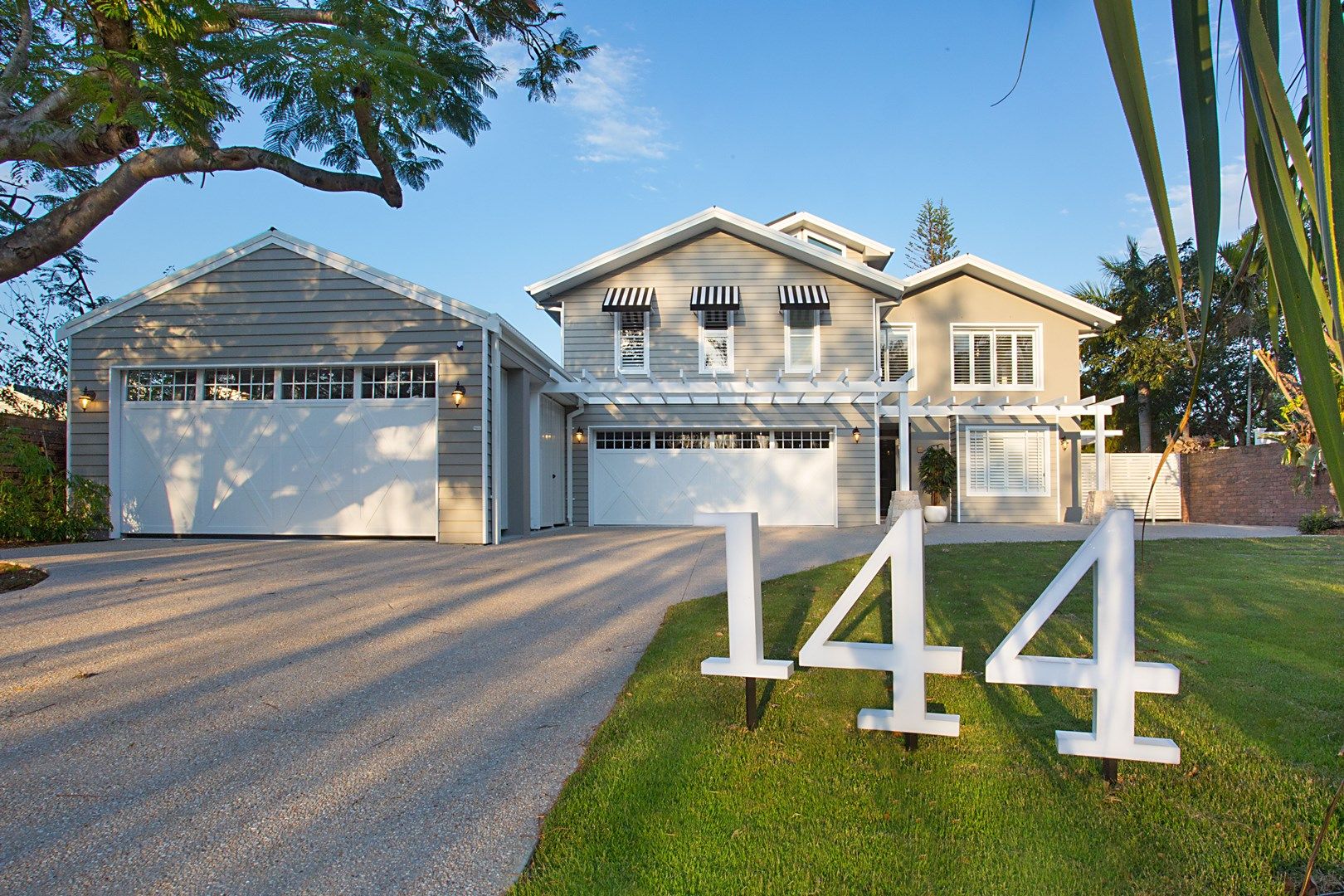 6 bedrooms House in 144 Tallebudgera Drive PALM BEACH QLD, 4221