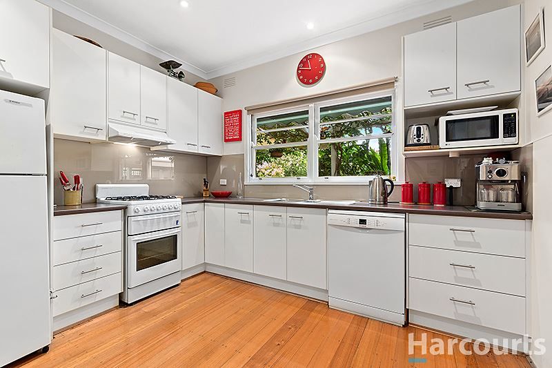 10 Allen Street, Glen Waverley VIC 3150, Image 2