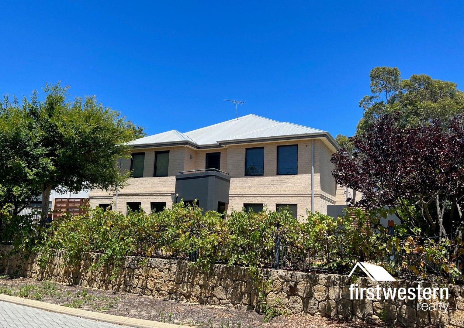 4 bedrooms House in 21 Tern Ridge JOONDALUP WA, 6027