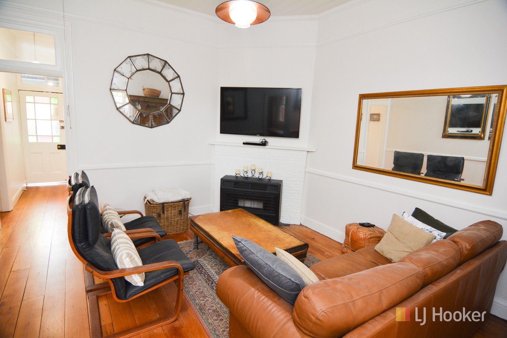 3 bedrooms Semi-Detached in 8 Wrights Road LITHGOW NSW, 2790