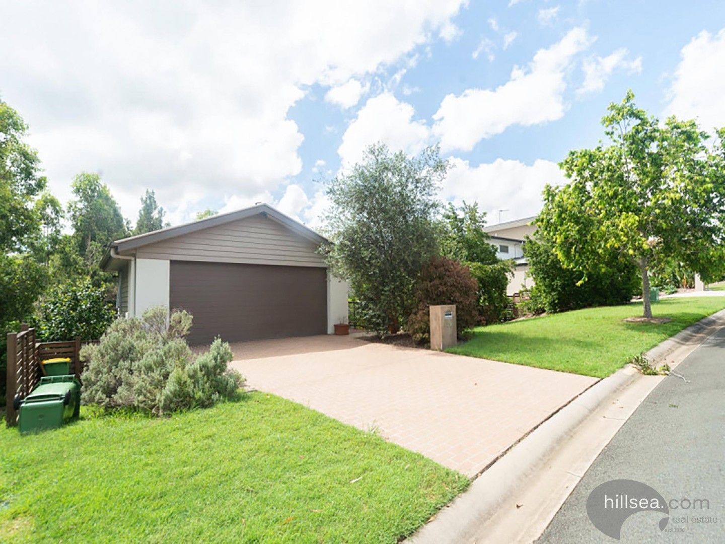4 bedrooms House in 10 Silver Dawn Crescent OXENFORD QLD, 4210