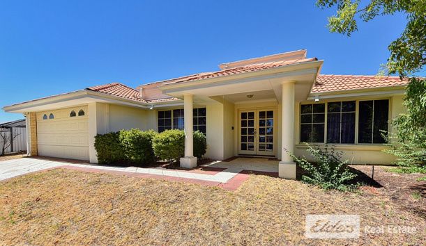 4 bedrooms House in 19 Arpenteur Drive BALDIVIS WA, 6171
