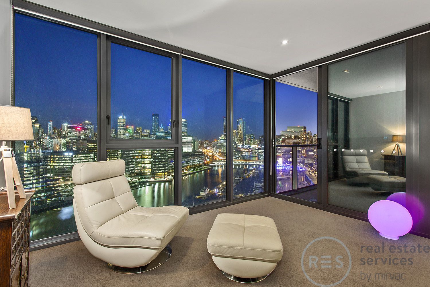 2 bedrooms Apartment / Unit / Flat in 2004/1 Point Park Crescent DOCKLANDS VIC, 3008