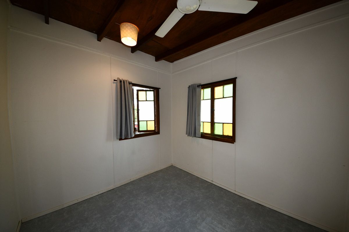 27 Gordon Lane, Mount QLD 4714 House For Rent 280 Domain