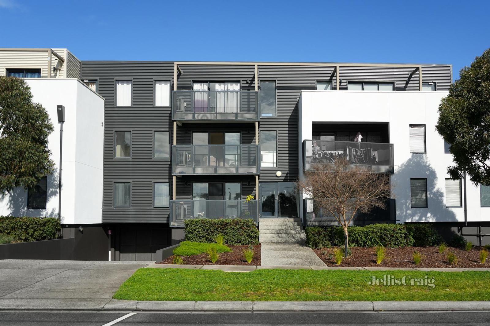 2 bedrooms Apartment / Unit / Flat in 13/24 Burton Avenue CLAYTON VIC, 3168