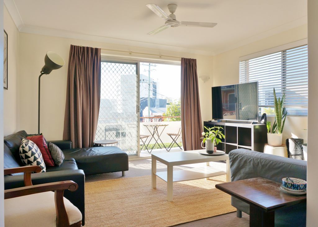 2 bedrooms Apartment / Unit / Flat in 3/45 Cleveland St GREENSLOPES QLD, 4120