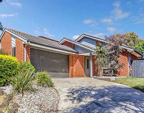 15 Bowman Close, Narre Warren South VIC 3805