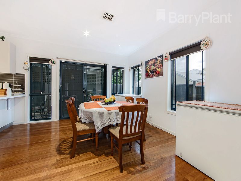 5 Appletree Grove, Cairnlea VIC 3023, Image 2