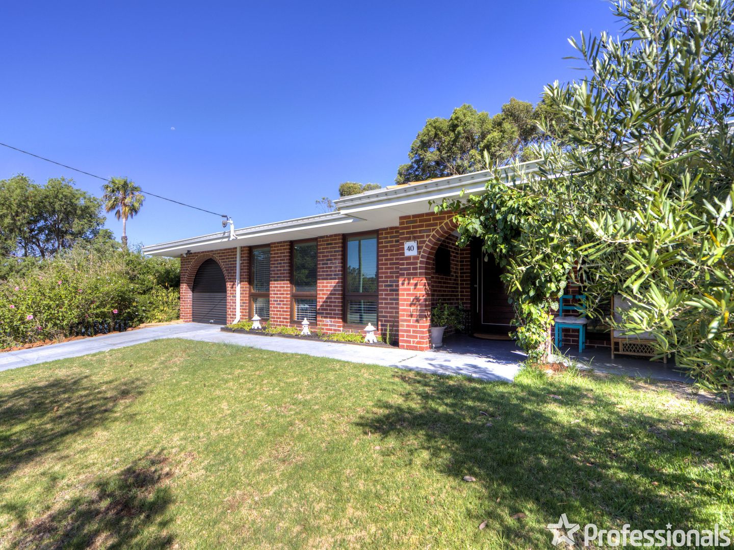 40 Waterloo Crescent, Lesmurdie WA 6076, Image 2