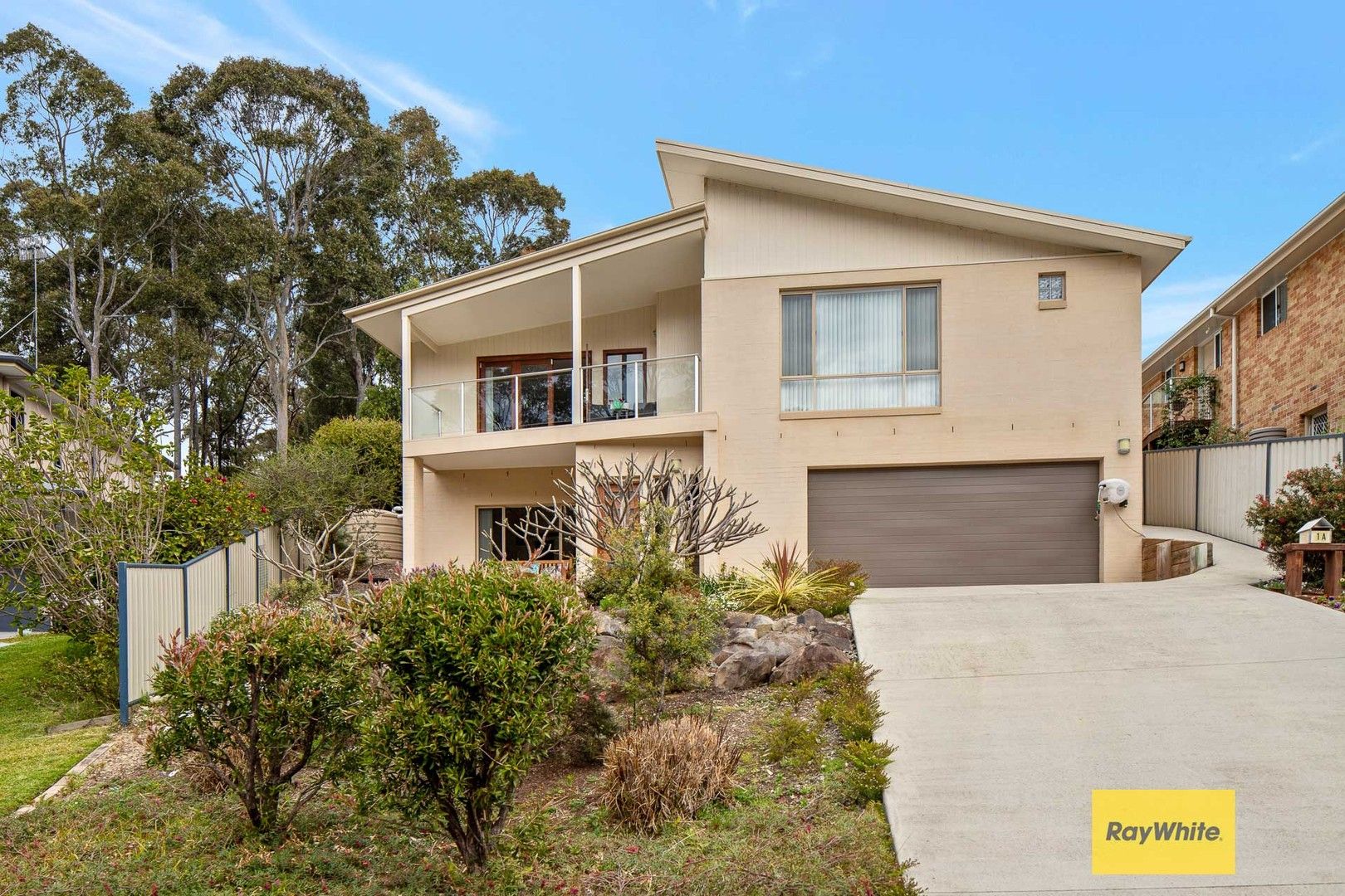 4 bedrooms House in 1A Honeyeater Place MALUA BAY NSW, 2536