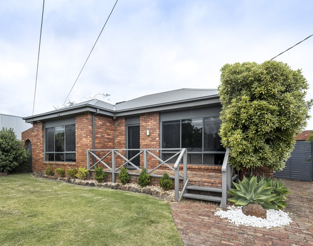 4 Redgdon Avenue, Frankston VIC 3199