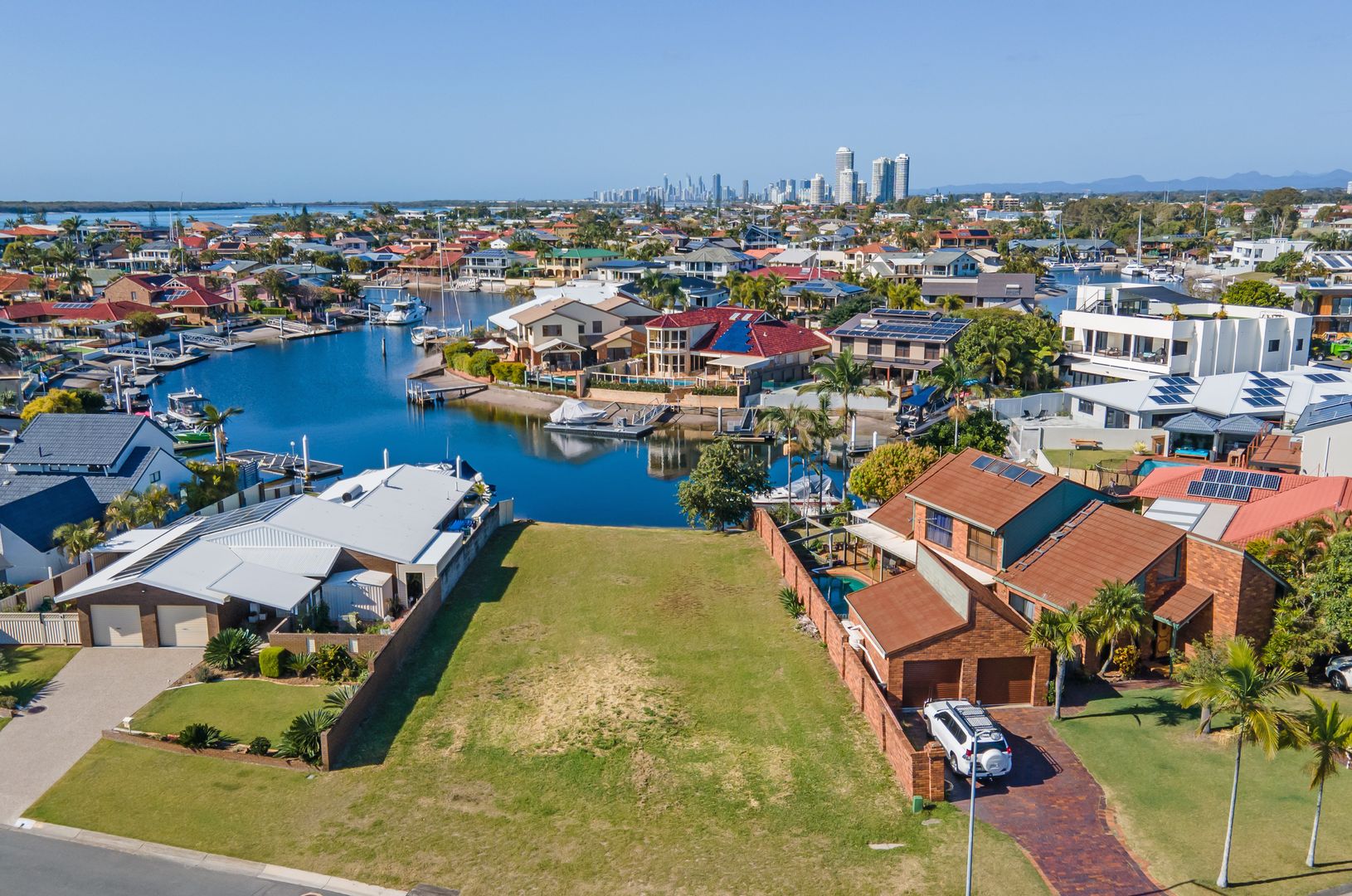 10 Wewak Avenue, Runaway Bay QLD 4216 Domain