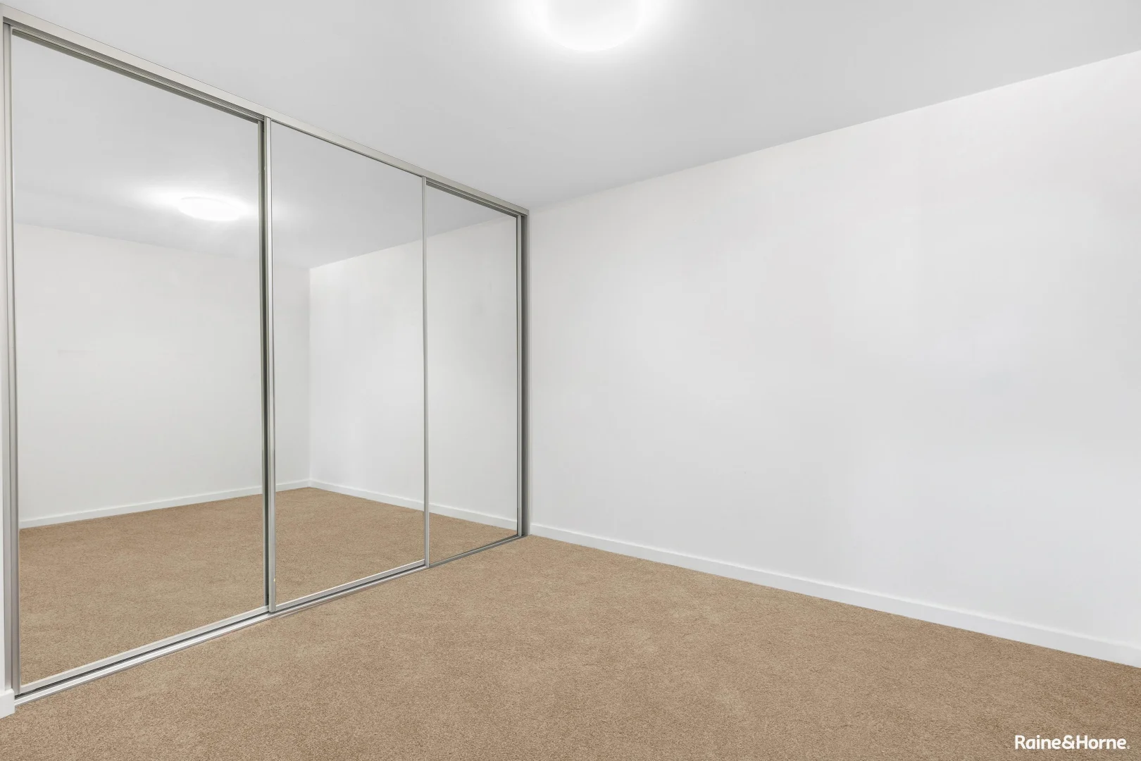 Additional image 4 of 303/571 Pacific Highway, Belmont NSW 2280