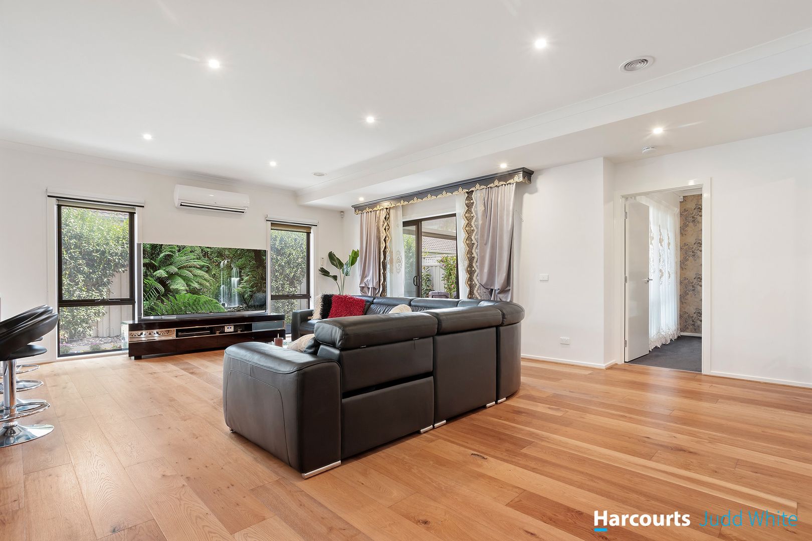 2/25 Jaguar Drive, Clayton VIC 3168, Image 2