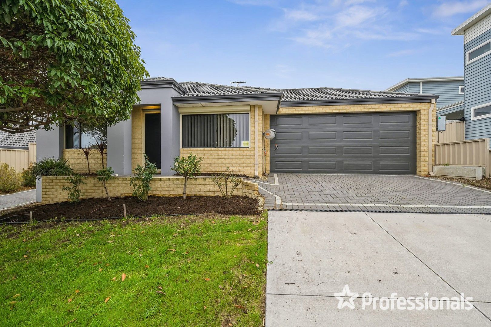 3 bedrooms Villa in 17A Earnley Way BALGA WA, 6061