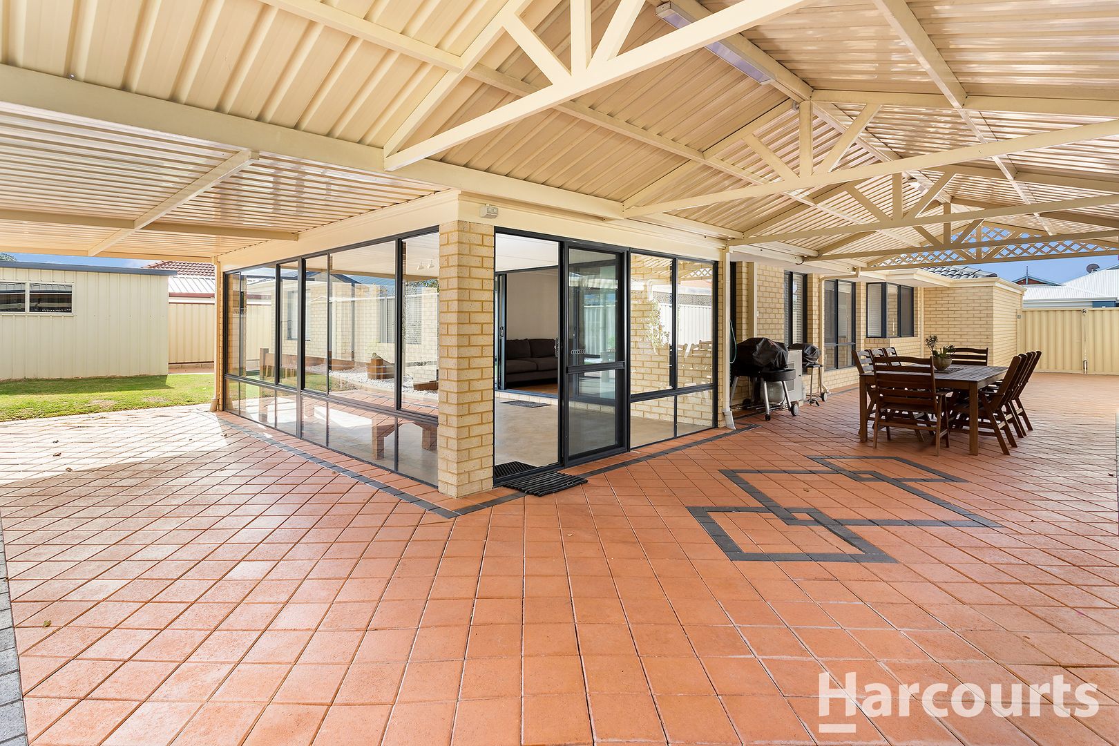 16 Brouwer Trail, Dudley Park WA 6210, Image 2