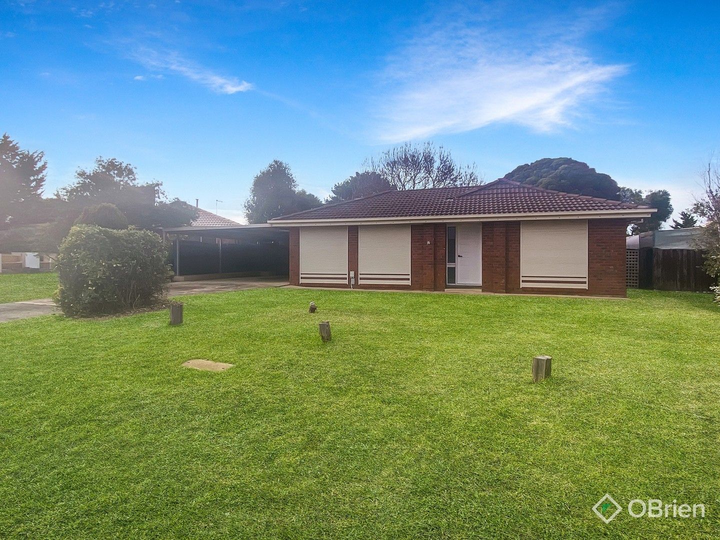 3 bedrooms House in 16 Barleycorn Place MELTON WEST VIC, 3337