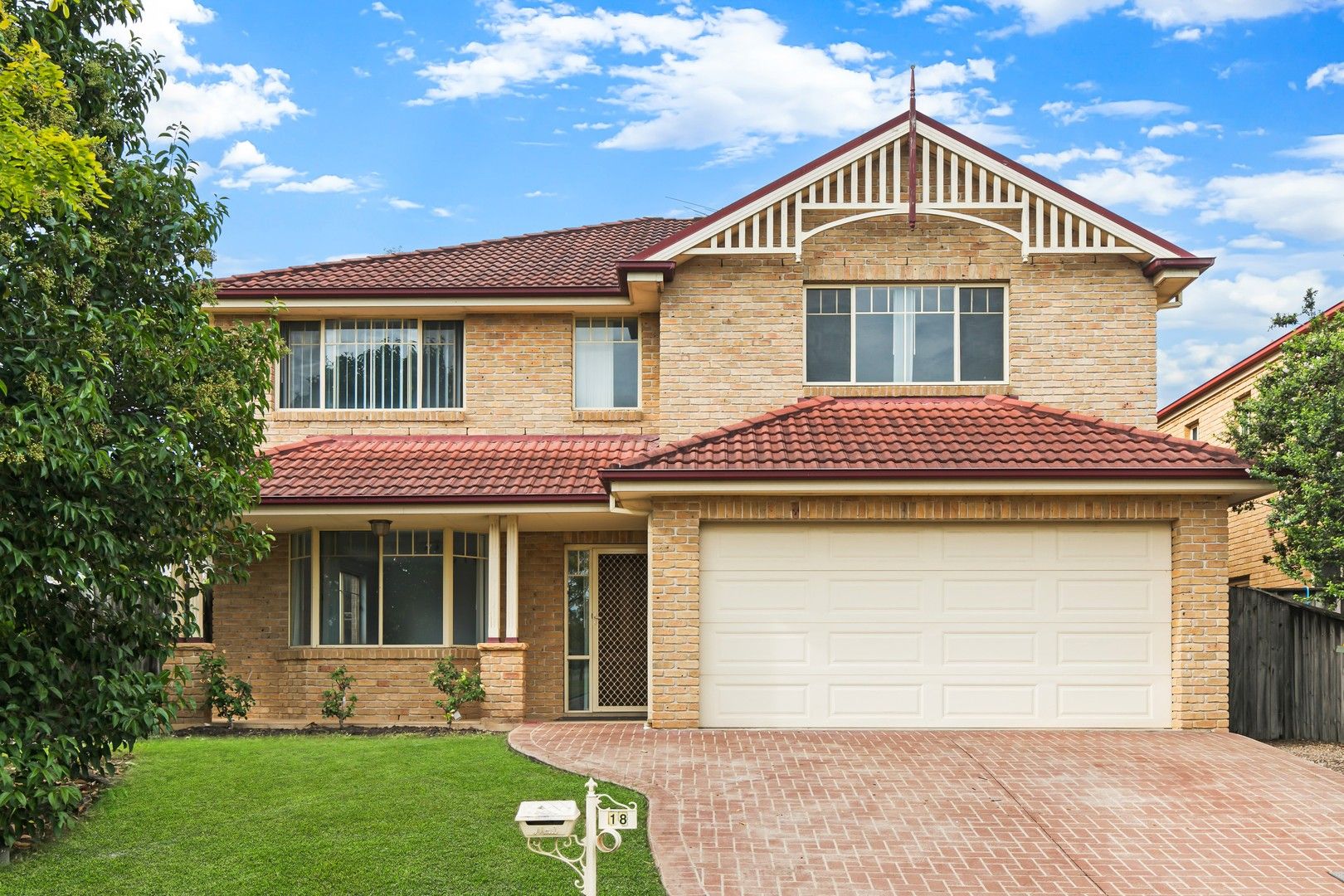4 bedrooms House in 18 Rialto Place KELLYVILLE NSW, 2155